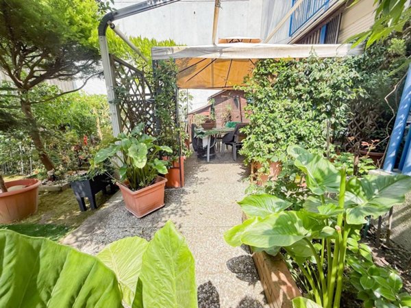 appartamento in vendita a Genova in zona Struppa