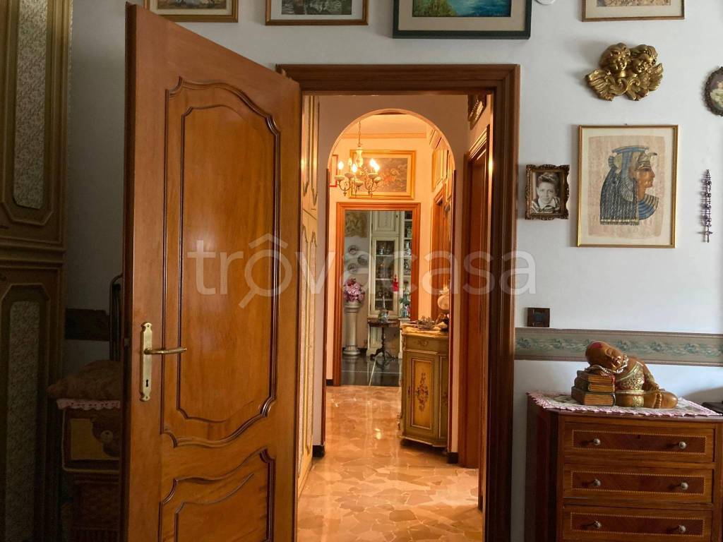 appartamento in vendita a Genova in zona Staglieno