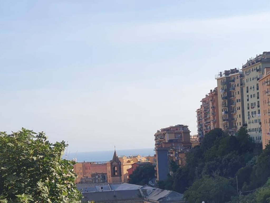 appartamento in vendita a Genova in zona Lagaccio / Granarolo