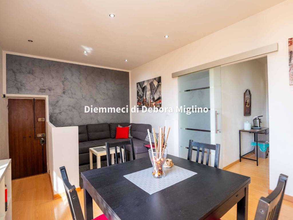 appartamento in vendita a Genova in zona Sestri Ponente