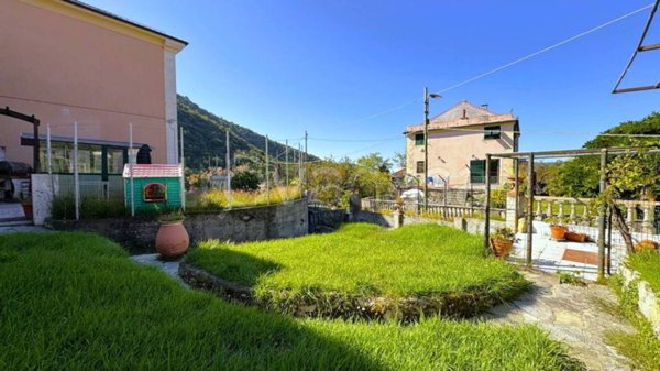 casa indipendente in vendita a Genova in zona Molassana