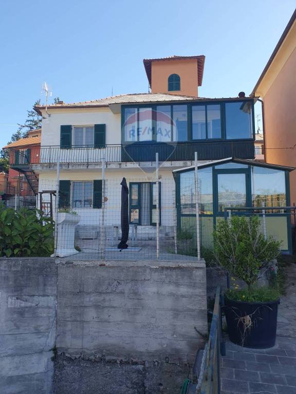 casa indipendente in vendita a Genova