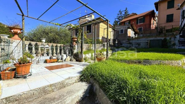 casa indipendente in vendita a Genova in zona Molassana