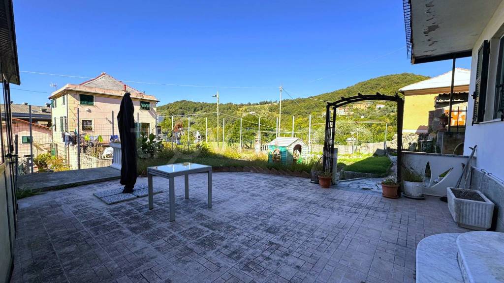 casa indipendente in vendita a Genova in zona Molassana