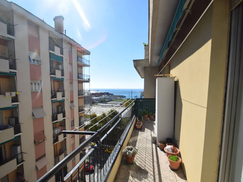 appartamento in vendita a Genova in zona Voltri