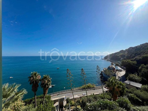 appartamento in vendita a Genova in zona Crevari