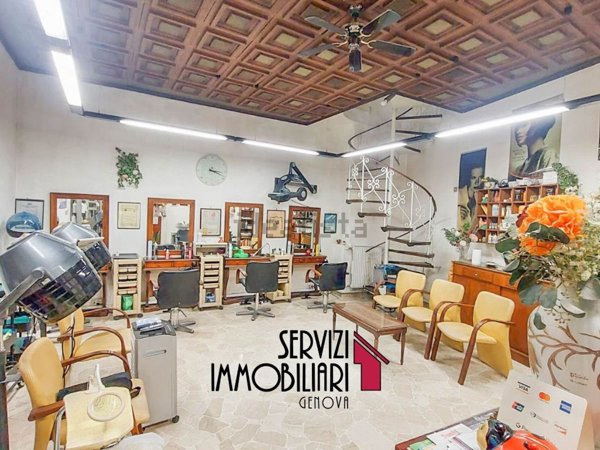 negozio in vendita a Genova in zona Quezzi