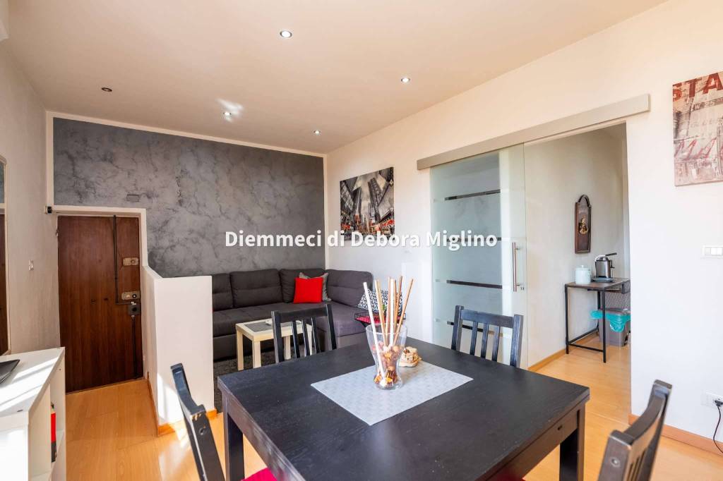 appartamento in vendita a Genova in zona Sestri Ponente