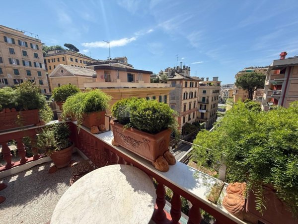 appartamento in vendita a Genova in zona Castelletto