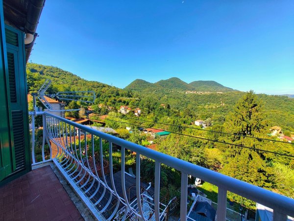 appartamento in vendita a Genova in zona Struppa