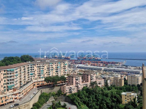 appartamento in vendita a Genova in zona Palmaro / Pra'