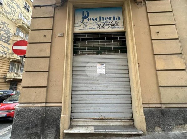 negozio in vendita a Genova in zona Sestri Ponente