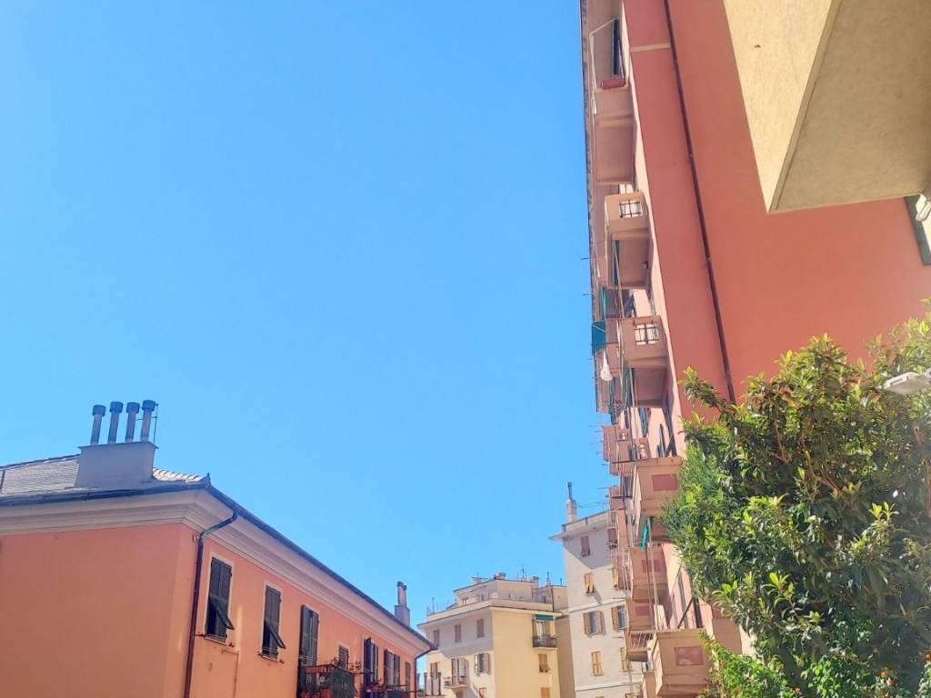 appartamento in vendita a Genova in zona Quezzi