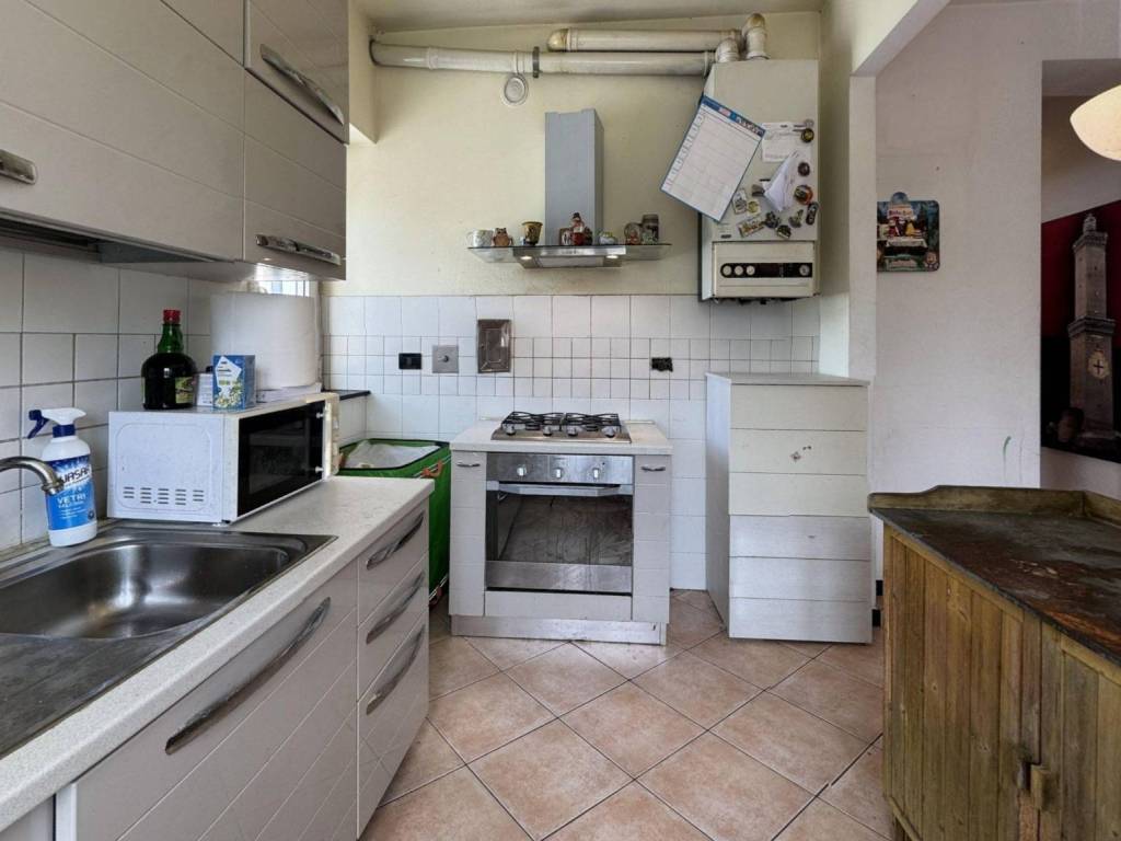 appartamento in vendita a Genova in zona Bolzaneto