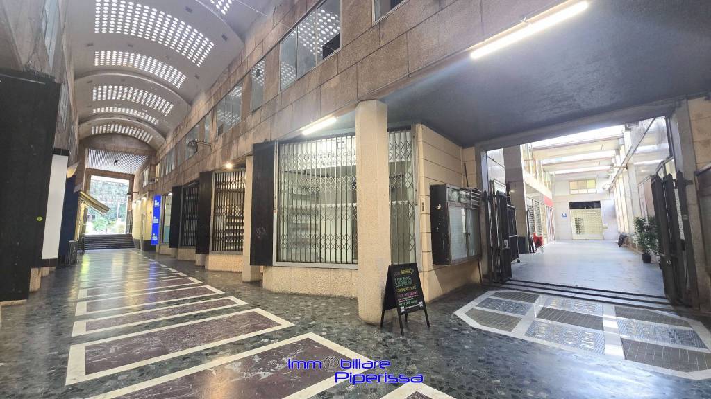 negozio in vendita a Genova in zona Centro Storico