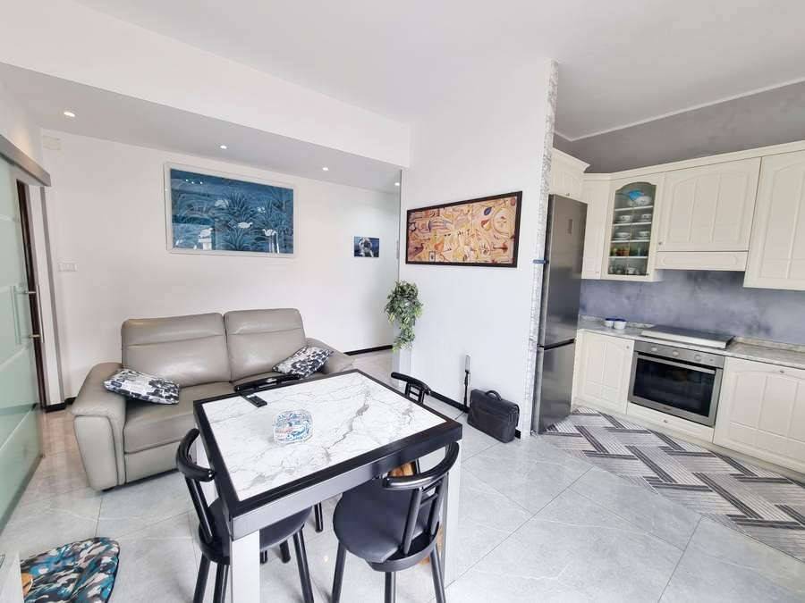 appartamento in vendita a Genova in zona Molassana
