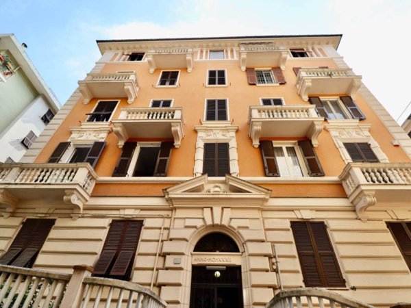 appartamento in vendita a Genova in zona Sestri Ponente