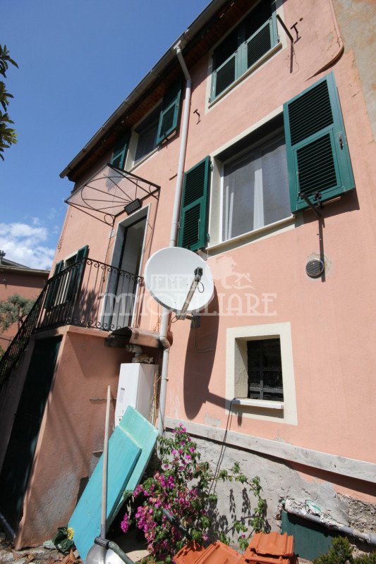 casa indipendente in vendita a Genova in zona Apparizione