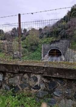 appartamento in vendita a Genova in zona Certosa