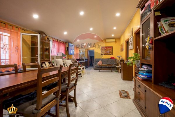 casa indipendente in vendita a Genova in zona Rivarolo