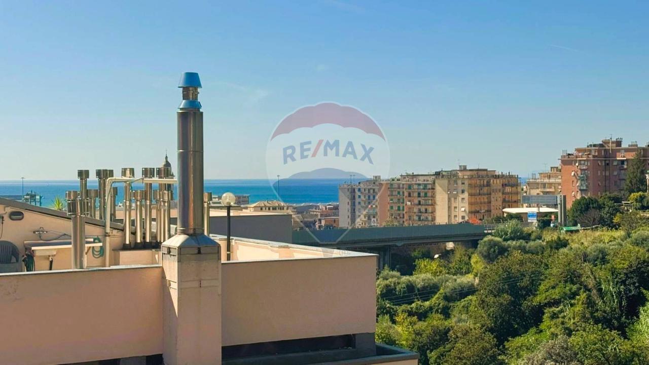appartamento in vendita a Genova in zona Palmaro / Pra'