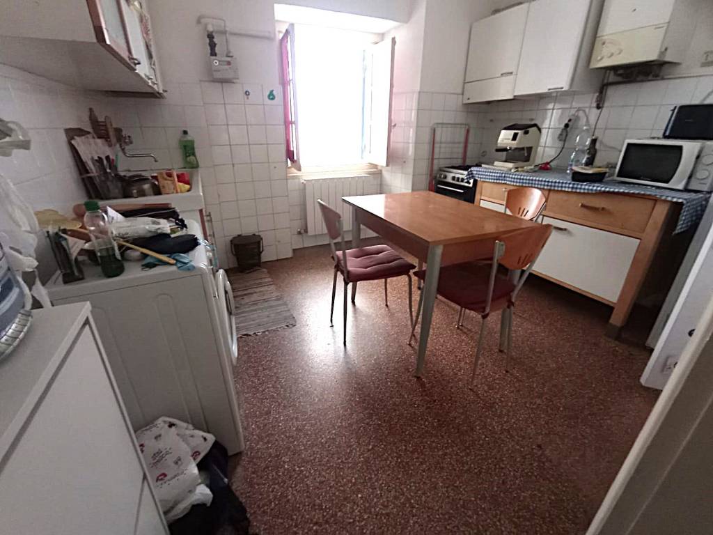 appartamento in vendita a Genova in zona Sestri Ponente
