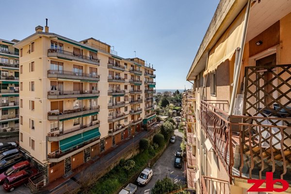 appartamento in vendita a Genova in zona Sestri Ponente