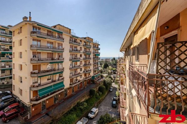 appartamento in vendita a Genova in zona Sestri Ponente