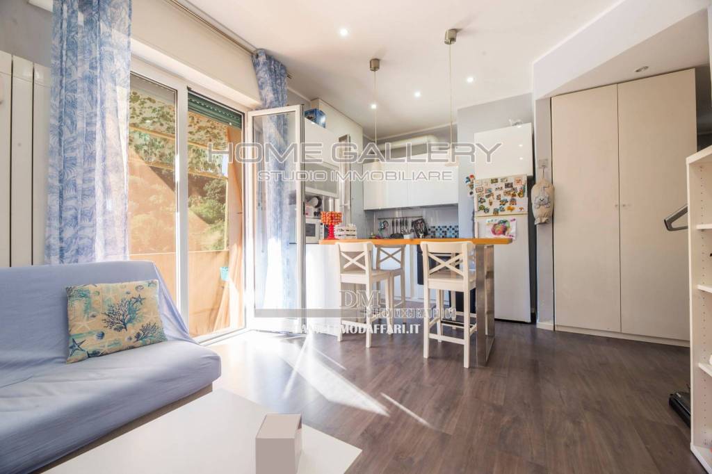 appartamento in vendita a Genova in zona Molassana