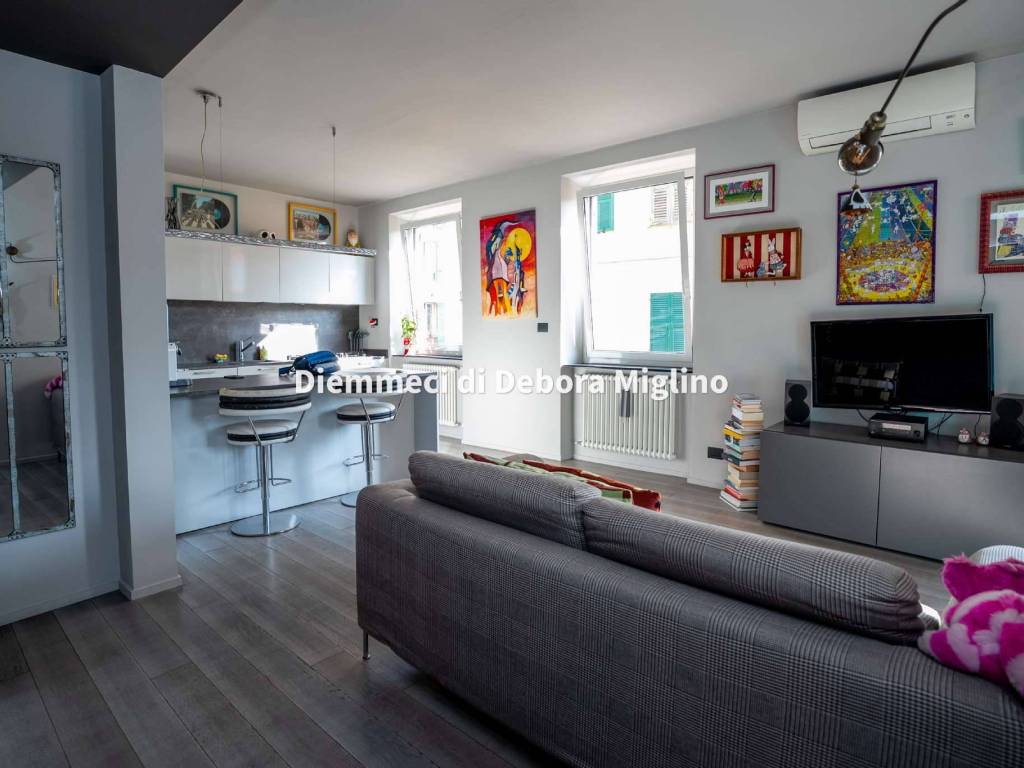 appartamento in vendita a Genova in zona Sestri Ponente