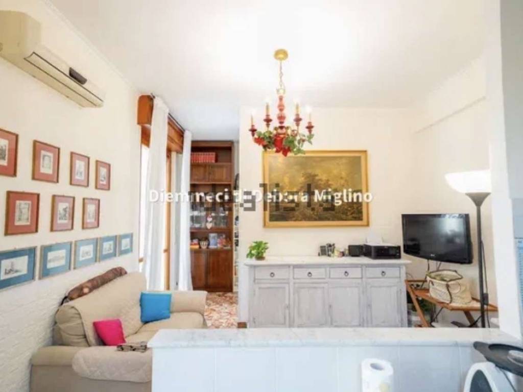 appartamento in vendita a Genova in zona Sestri Ponente