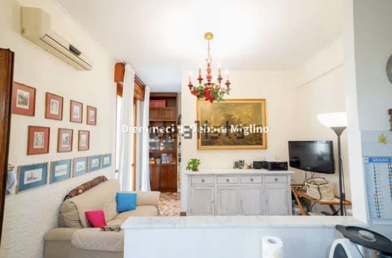 appartamento in vendita a Genova in zona Sestri Ponente