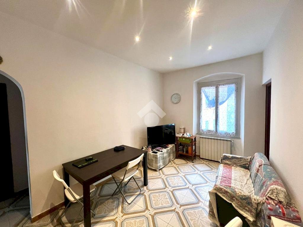 appartamento in vendita a Genova in zona Rivarolo