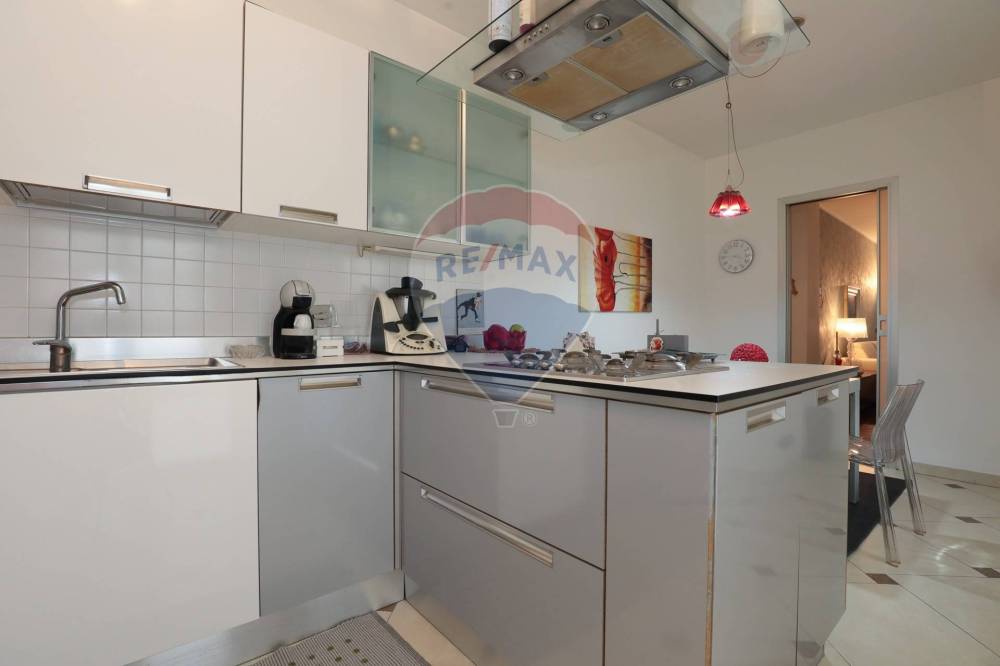 appartamento in vendita a Genova in zona Sestri Ponente