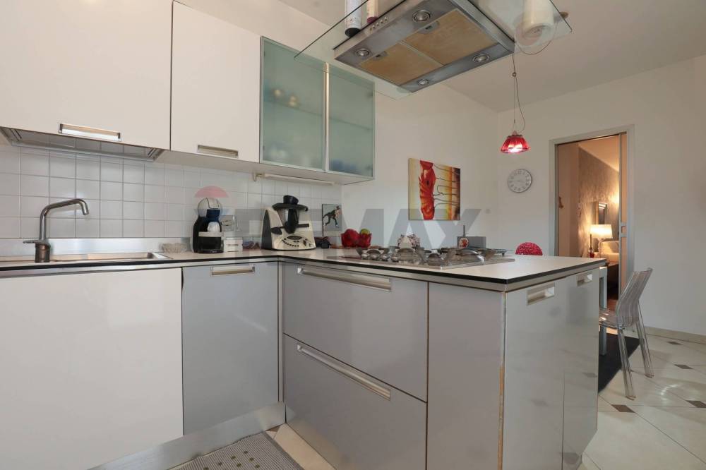 appartamento in vendita a Genova in zona Sestri Ponente
