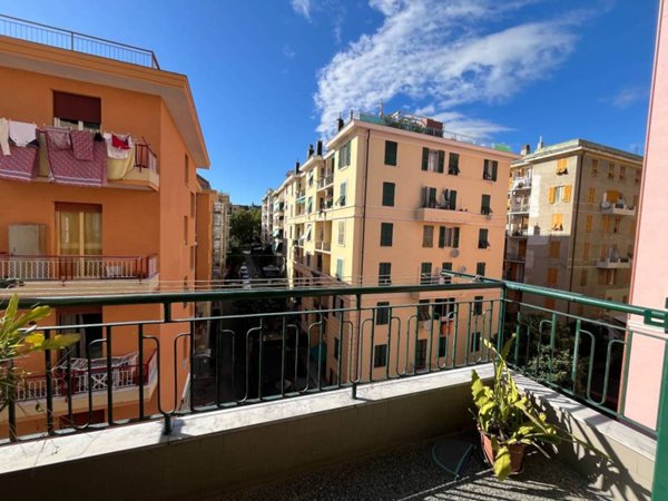 appartamento in vendita a Genova in zona Sestri Ponente