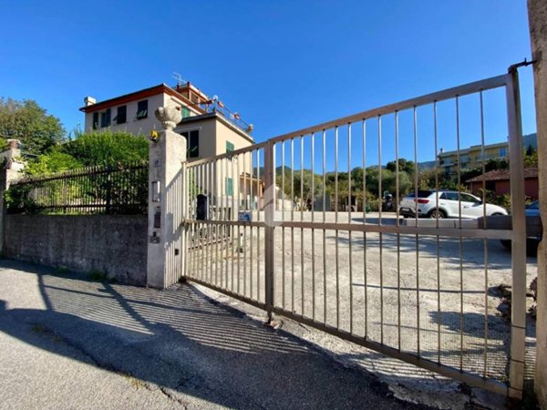 appartamento in vendita a Genova in zona Molassana