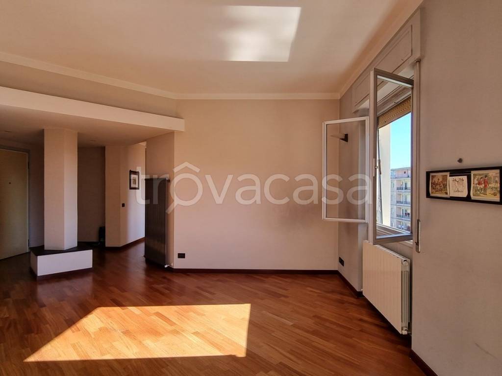 appartamento in vendita a Genova in zona Rivarolo