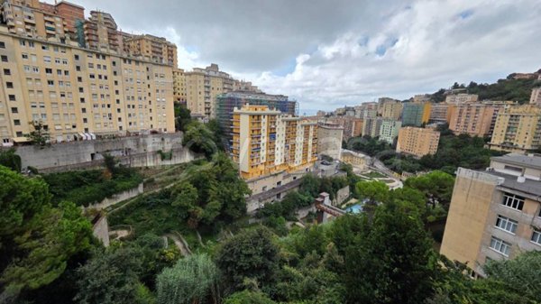 appartamento in vendita a Genova in zona Lagaccio / Granarolo