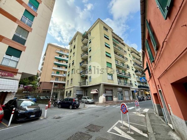 appartamento in vendita a Genova in zona Sestri Ponente