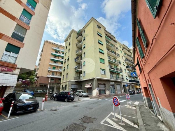 appartamento in vendita a Genova in zona Sestri Ponente