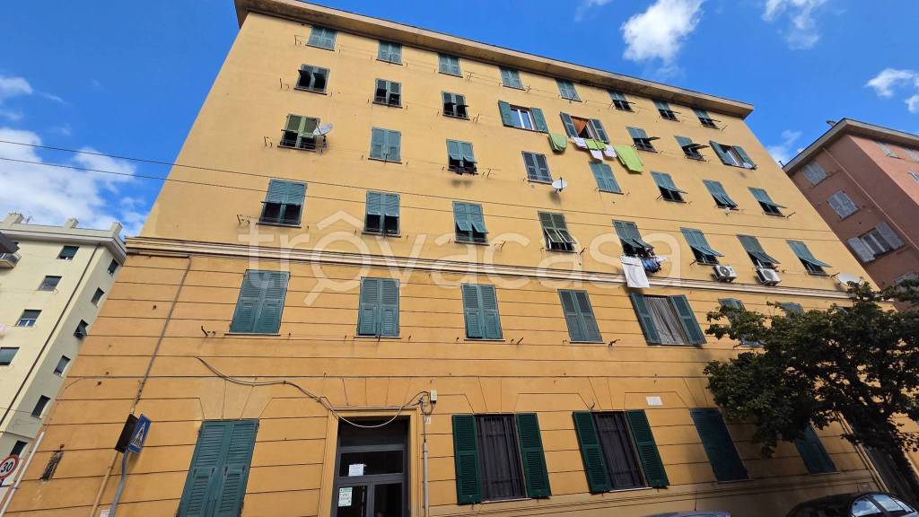 appartamento in vendita a Genova in zona Rivarolo