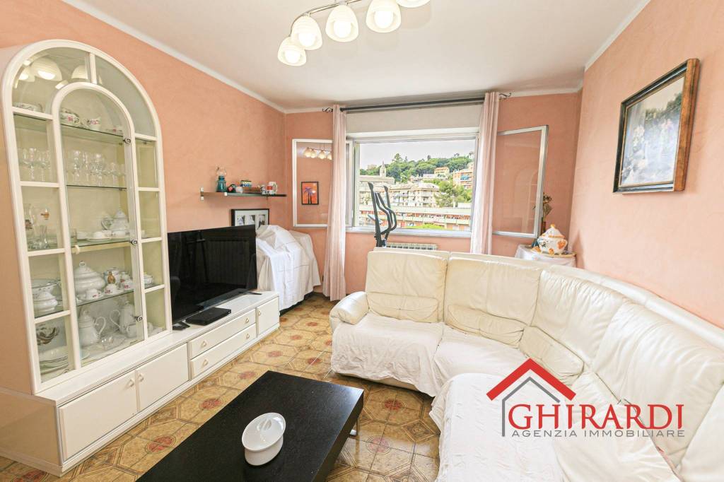 appartamento in vendita a Genova in zona Sestri Ponente
