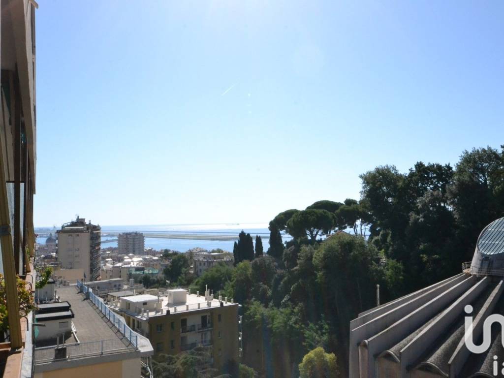 appartamento in vendita a Genova in zona Pegli