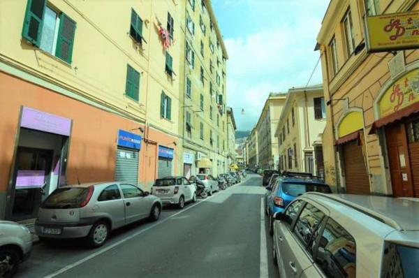 appartamento in vendita a Genova in zona Lagaccio / Granarolo