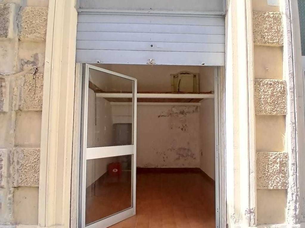negozio in vendita a Genova in zona Sampierdarena