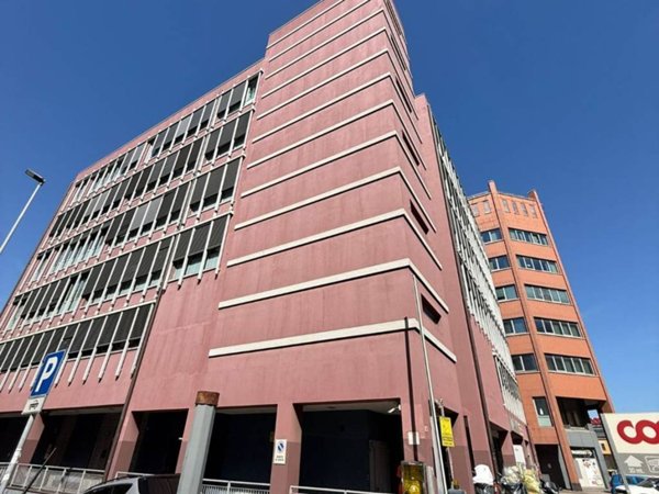 ufficio in vendita a Genova in zona Cornigliano