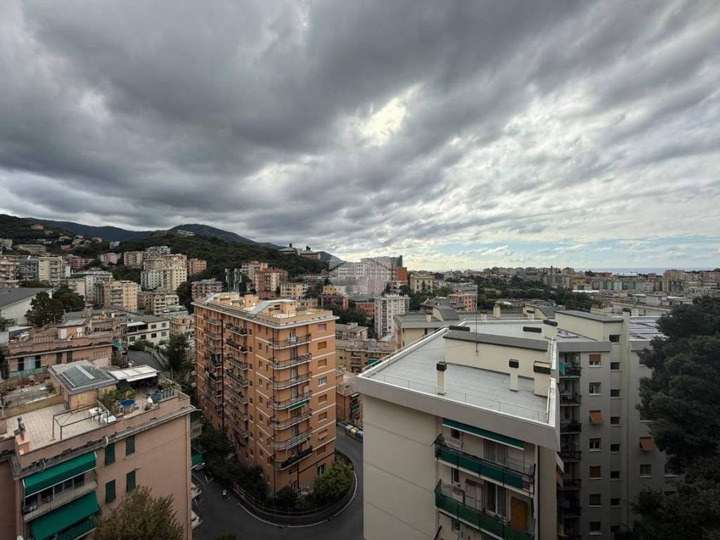 appartamento in vendita a Genova in zona Quezzi