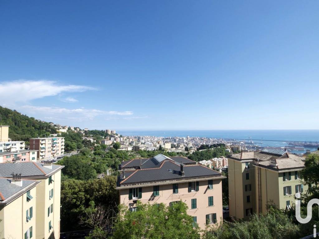 appartamento in vendita a Genova in zona Oregina