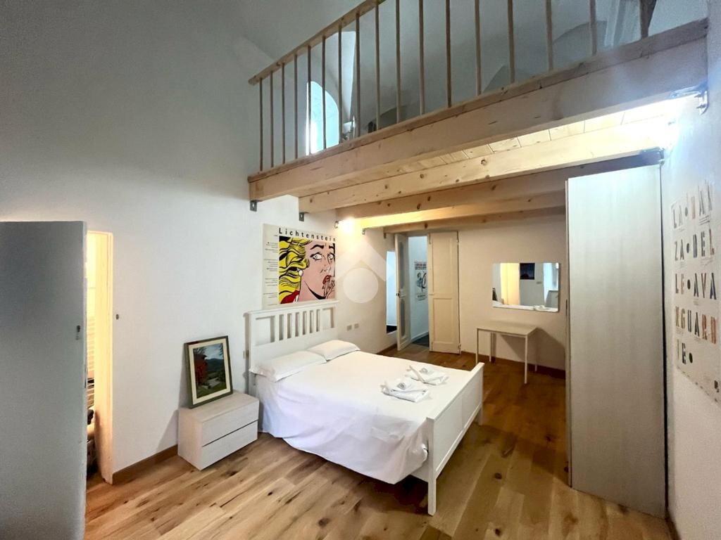 appartamento in vendita a Genova in zona Sottoripa / Maddalena / Molo